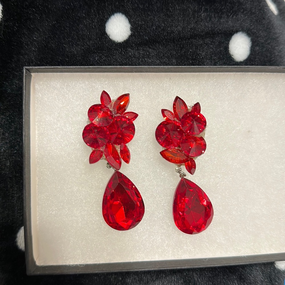 Red Pageant earrings